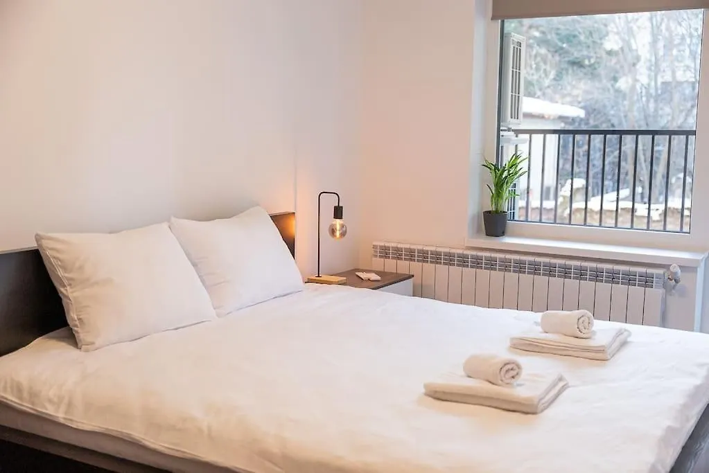 Digital Nomad Suites With Free Gym Pass And Office Setup 索菲亞