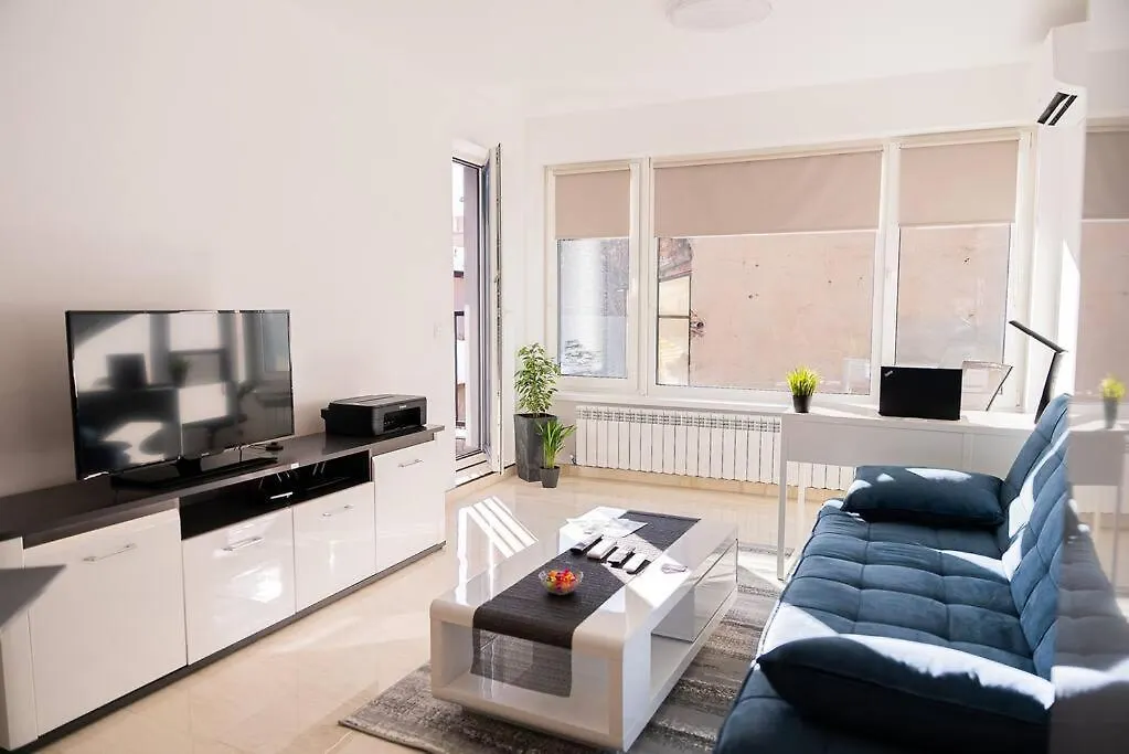Digital Nomad Suites With Free Gym Pass And Office Setup Sofia Bulgarie