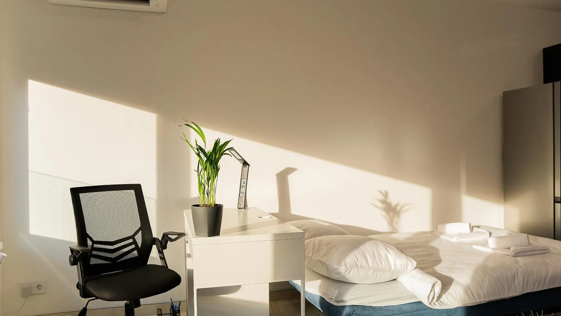 Digital Nomad Suites With Free Gym Pass And Office Setup Sofia Appartement